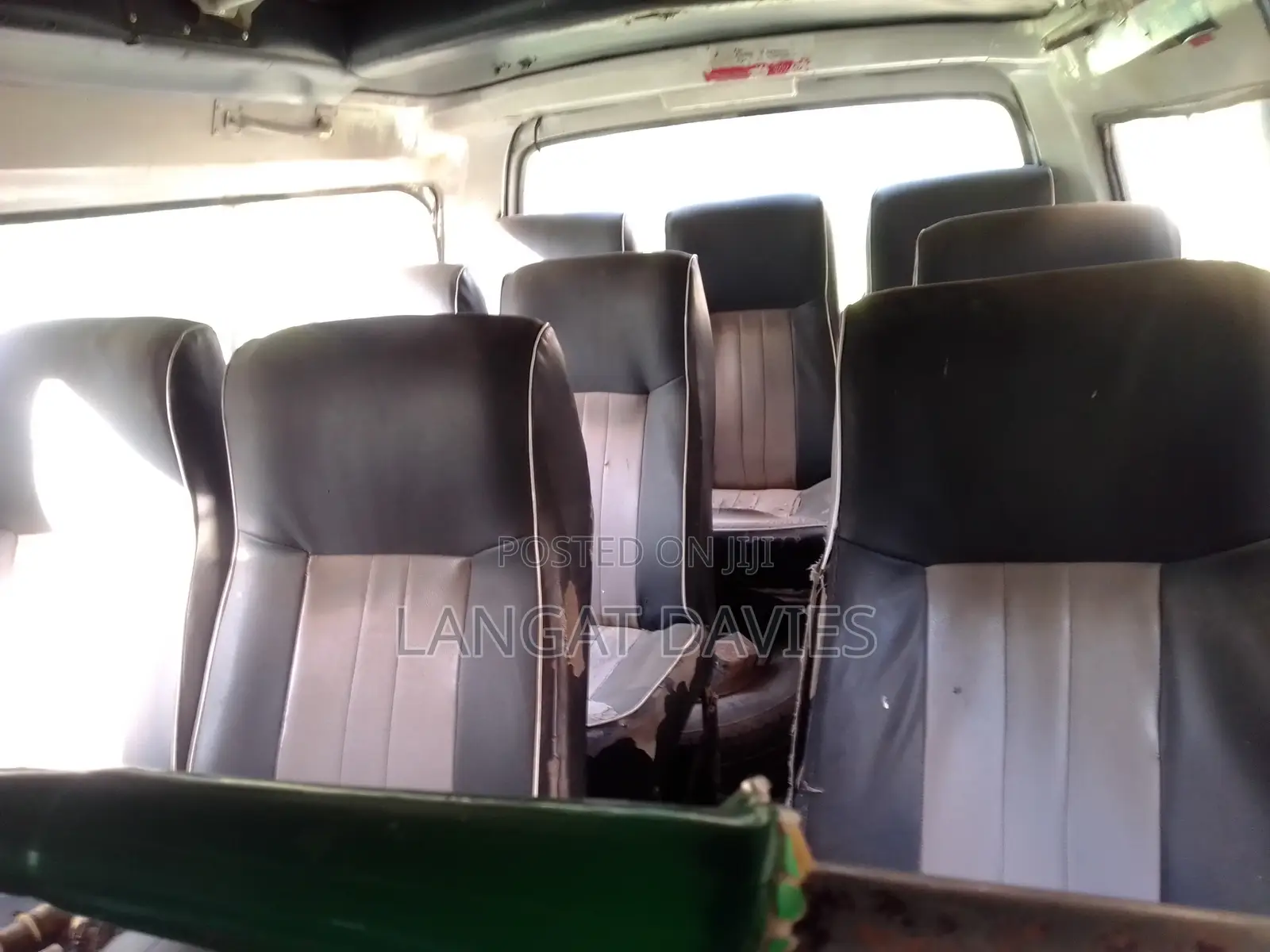 Nissan Caravan (Urvan) 2001 Beige