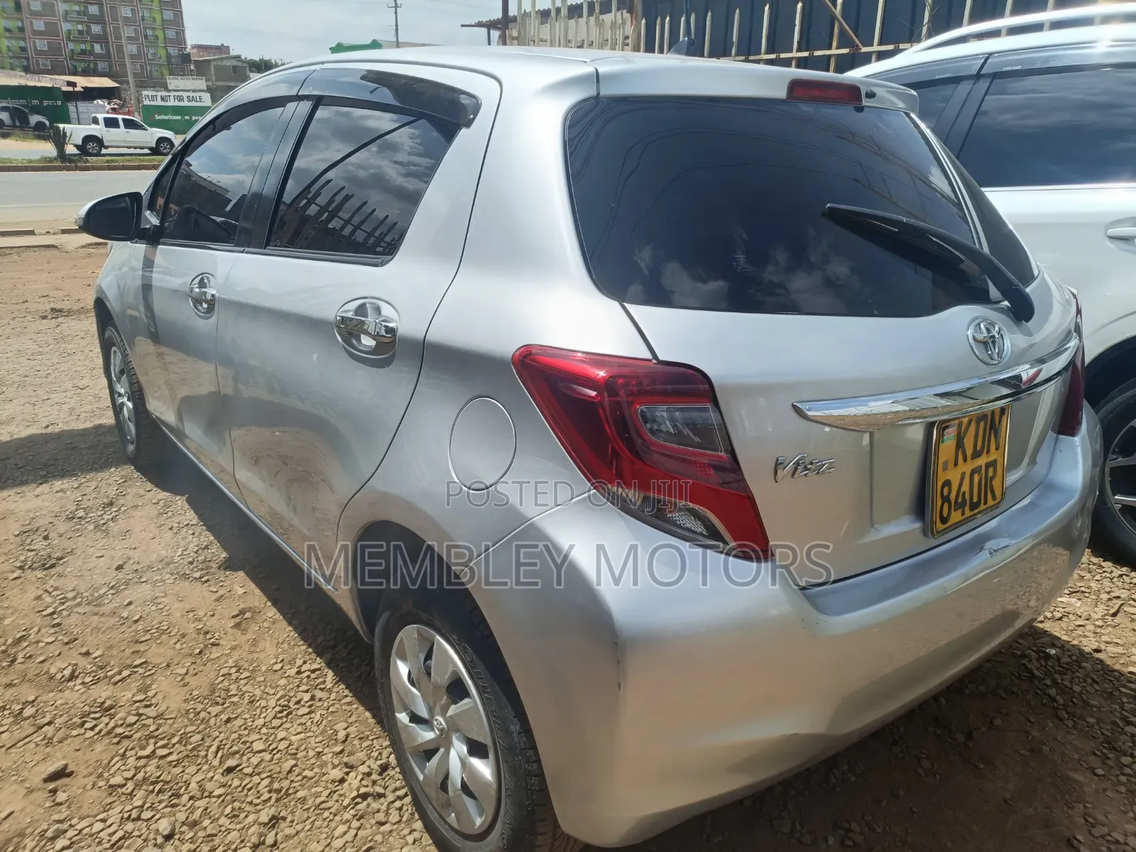 Toyota Vitz 2015 Silver
