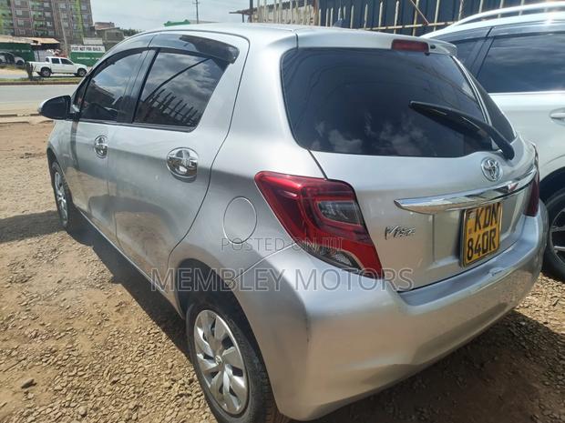 Toyota Vitz 2015 Silver