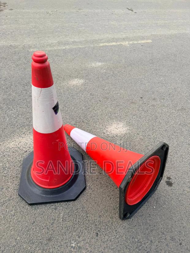 Red/White Traffic Cones - thumbnail 2