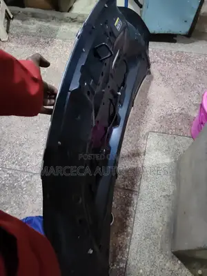 Bonnet Toyota Spade 2015