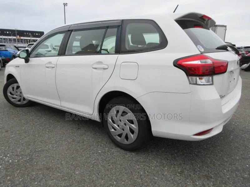 Toyota Corolla Fielder 2019 White