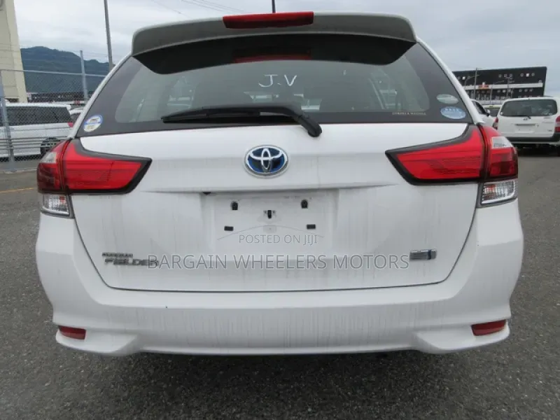 Toyota Corolla Fielder 2019 White
