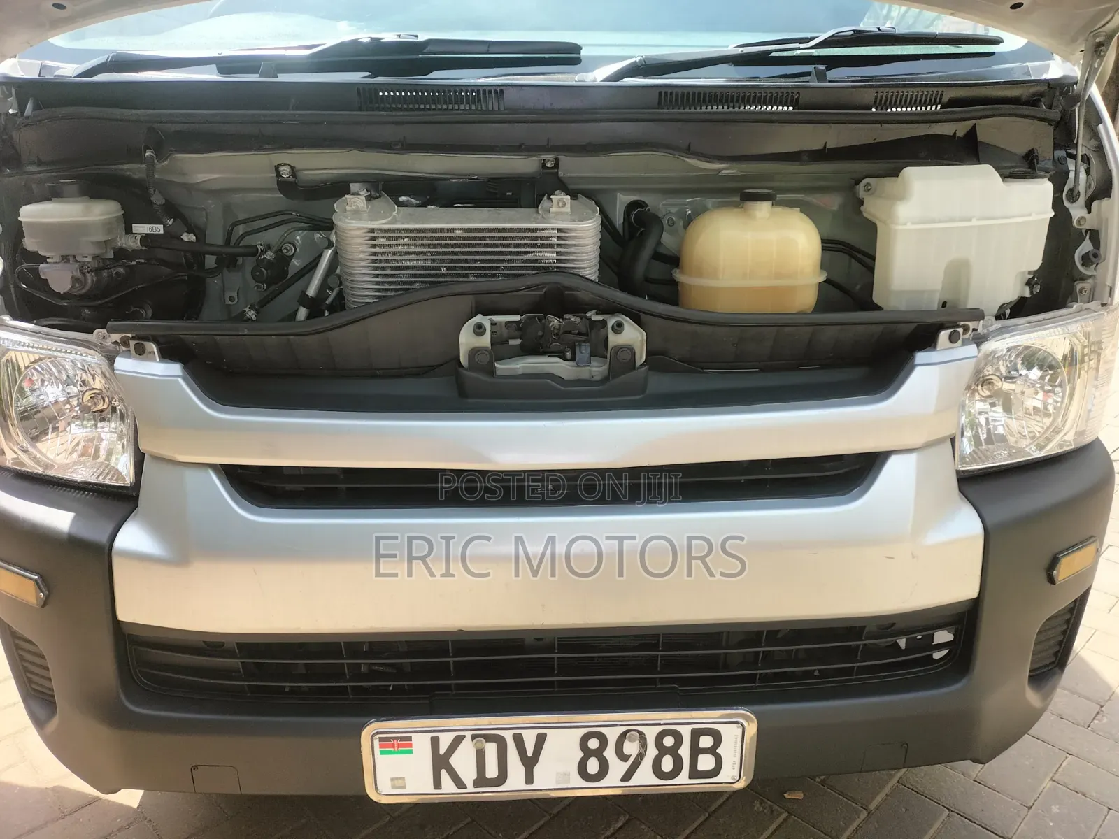 Toyota Grand HiAce 2025 White