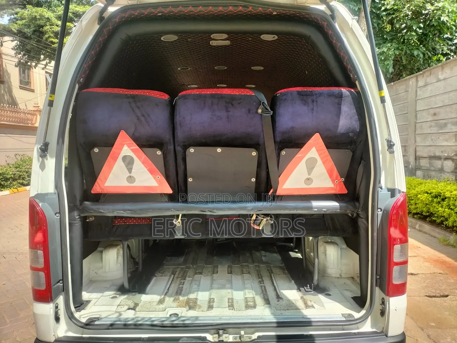 Toyota Grand HiAce 2025 White
