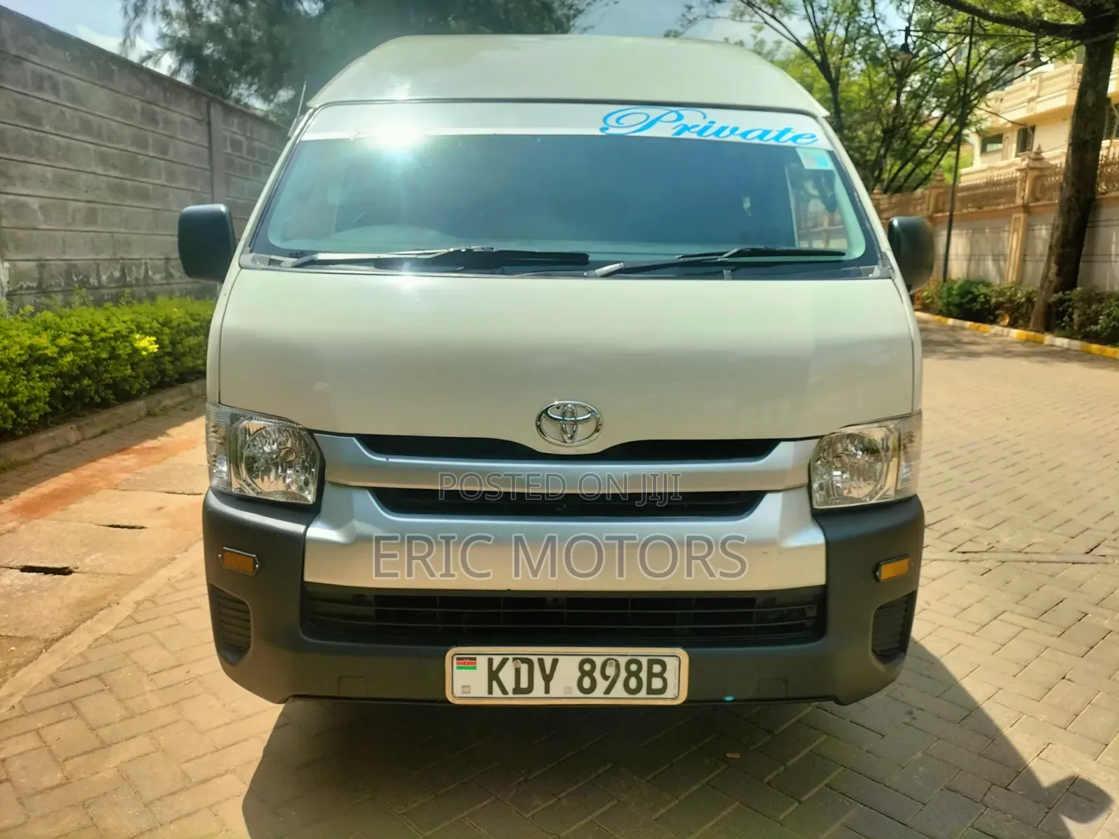 Toyota Grand HiAce 2025 White
