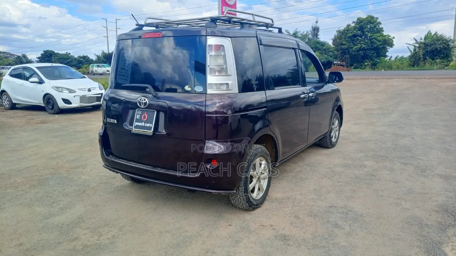 Toyota Sienta 2011 Purple