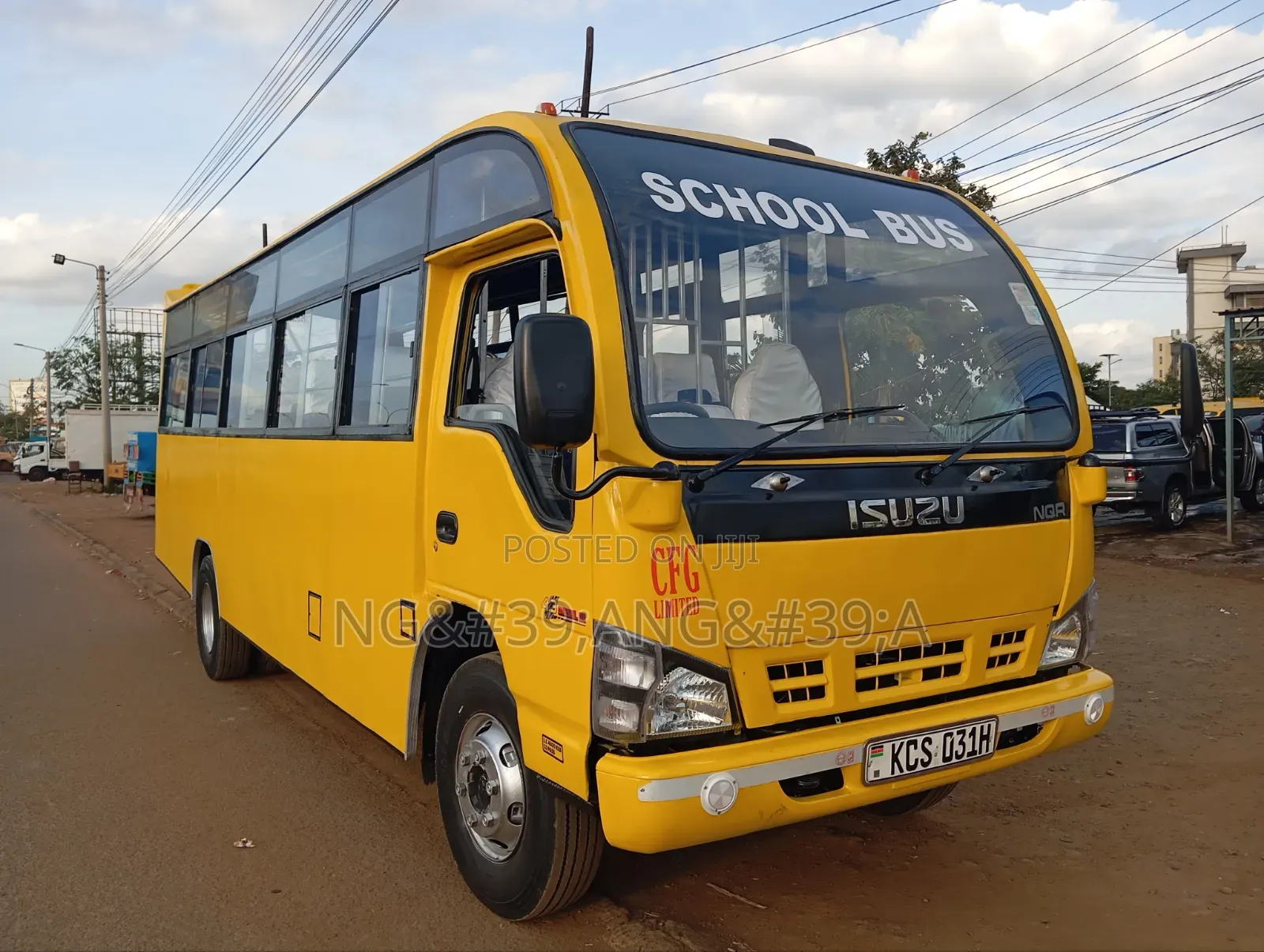 Isuzu NQR 2018 Yellow