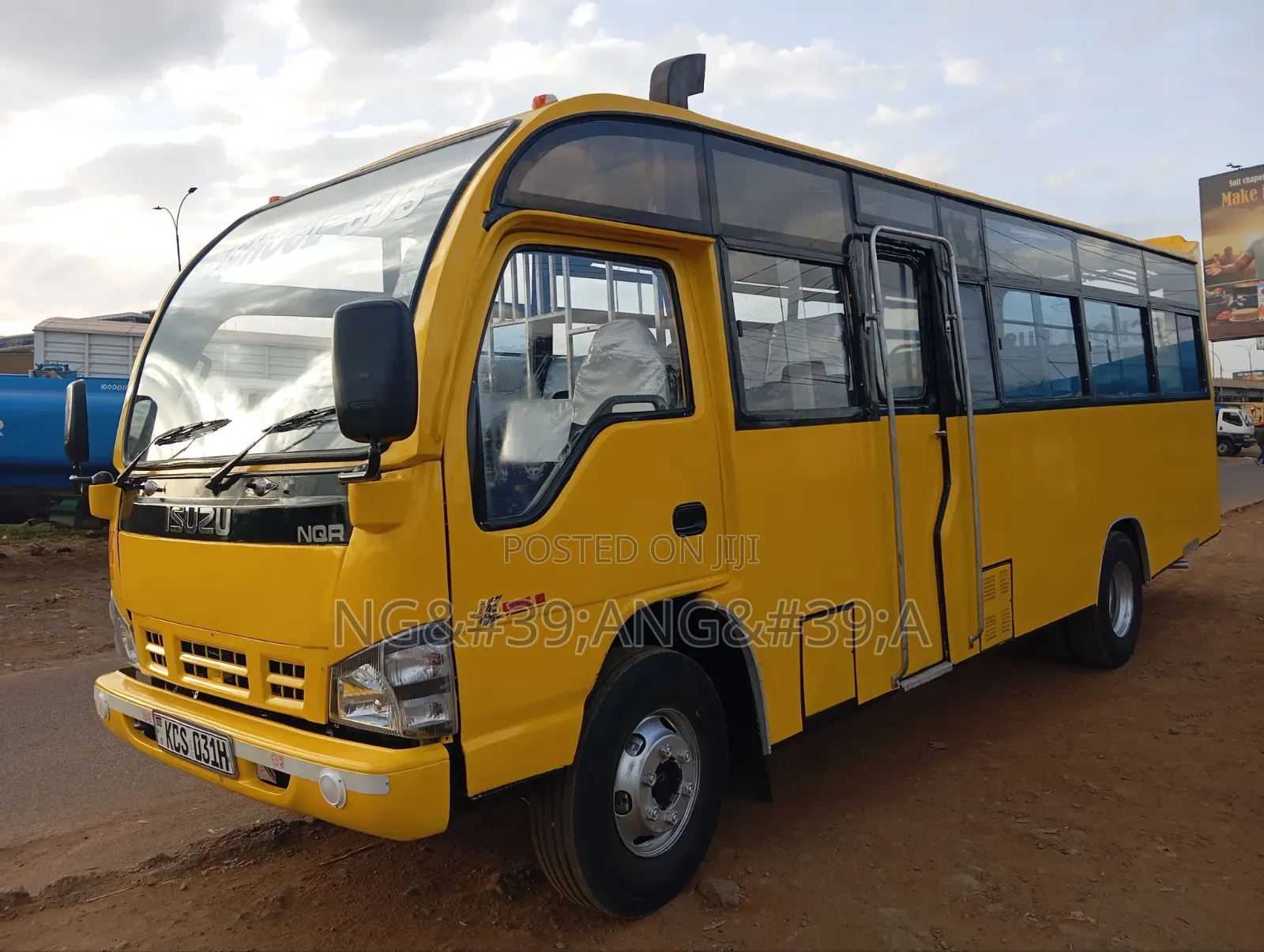 Isuzu NQR 2018 Yellow