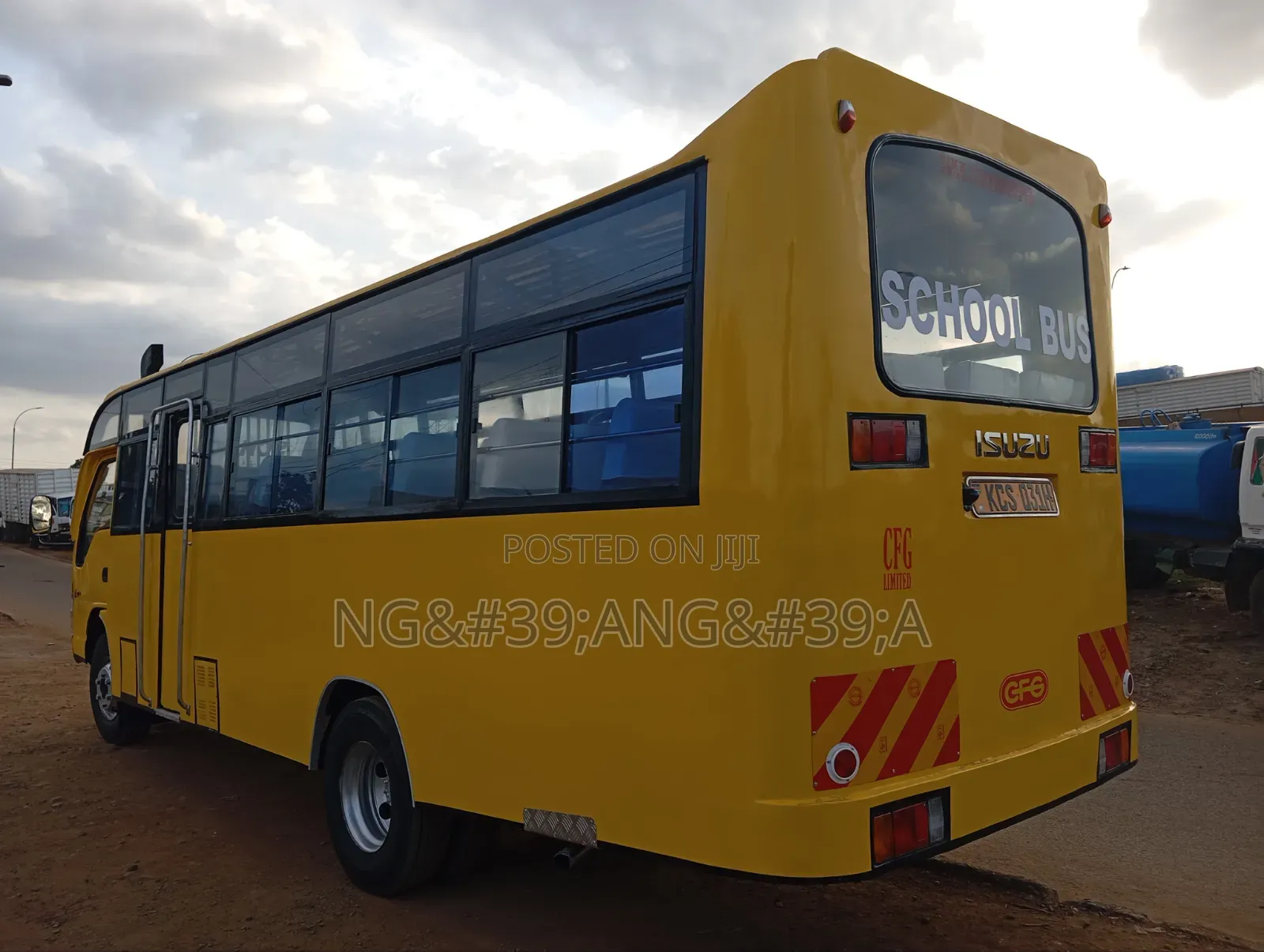 Isuzu NQR 2018 Yellow