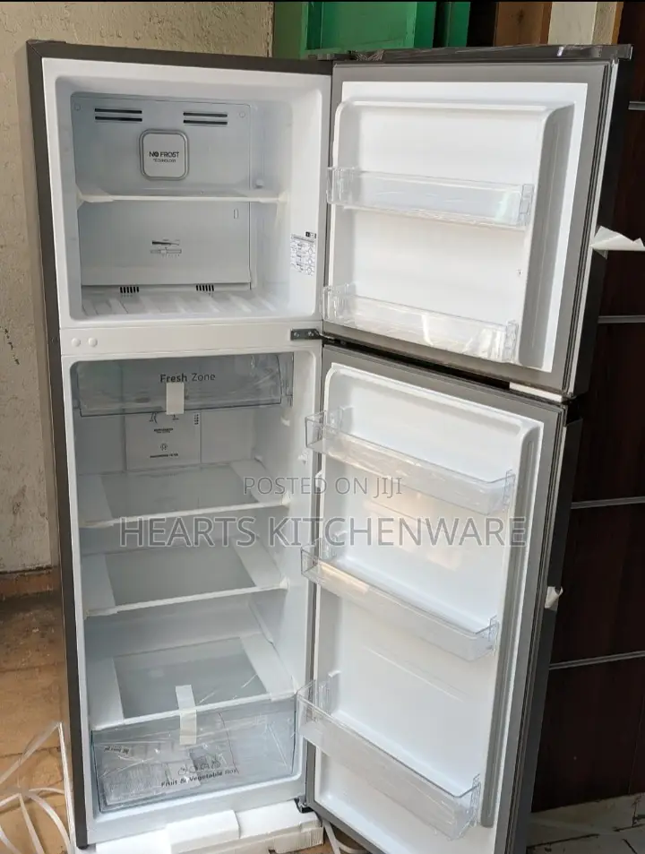 Hisense Fridge 250l