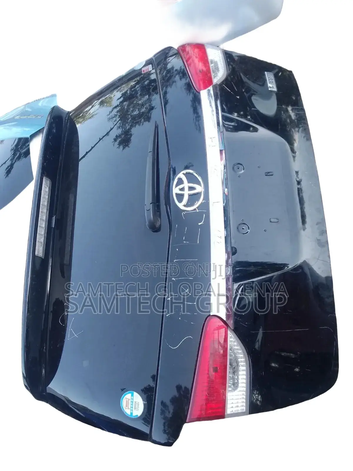 Toyota Wish 2012 Boot