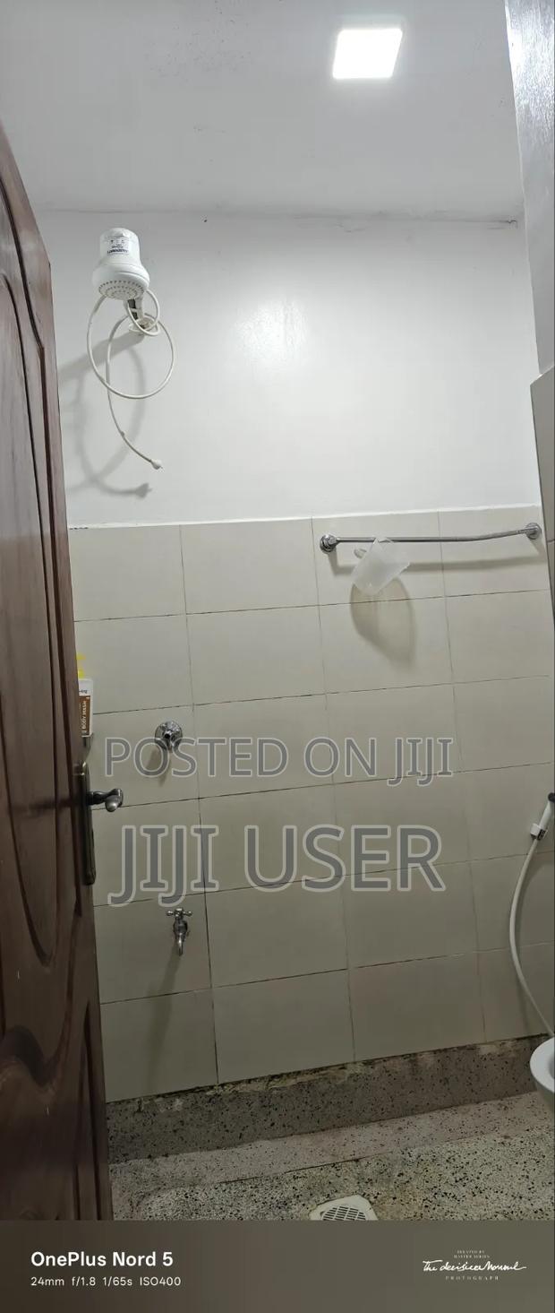 Airbnb 1bedroom South B - thumbnail 5