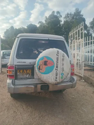 Mitsubishi Pajero 2000 Silver