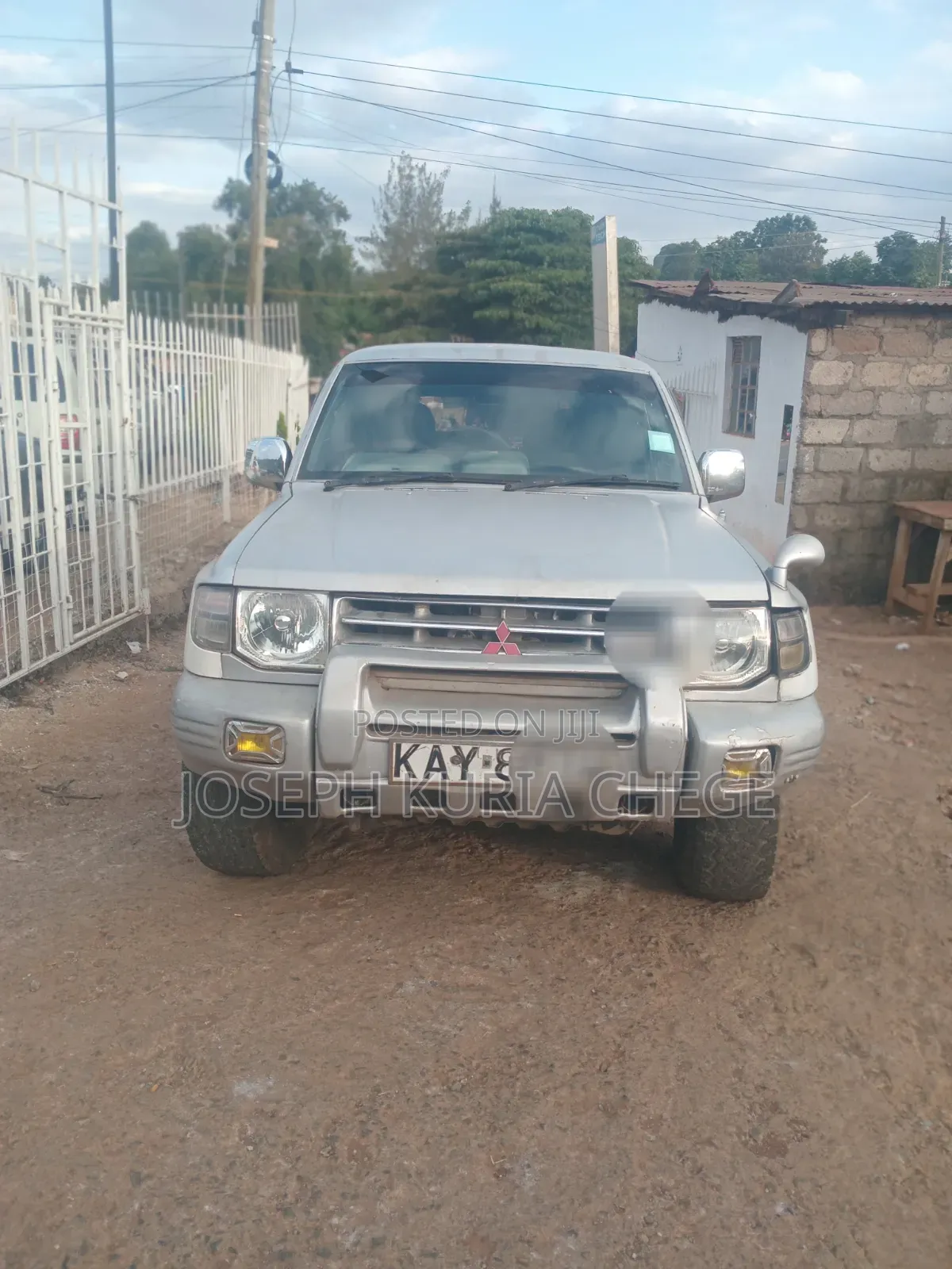 Mitsubishi Pajero 2000 Silver