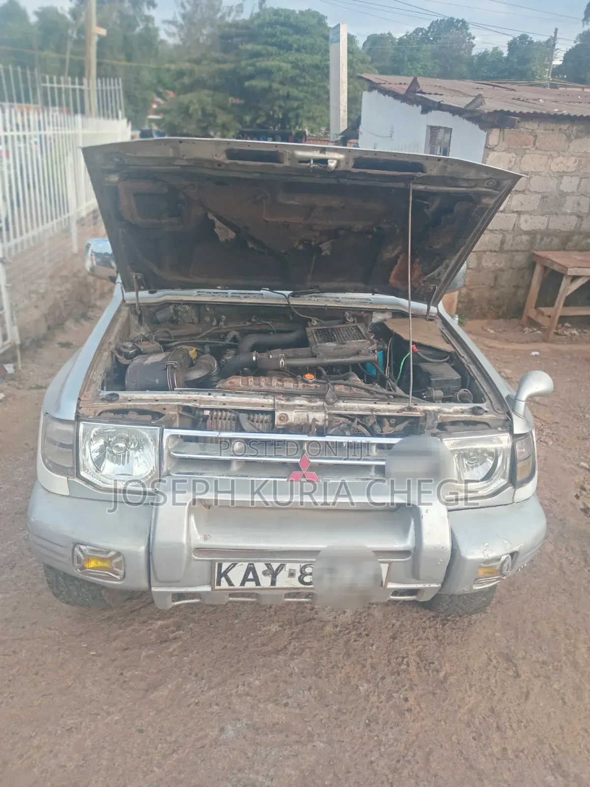 Mitsubishi Pajero 2000 Silver