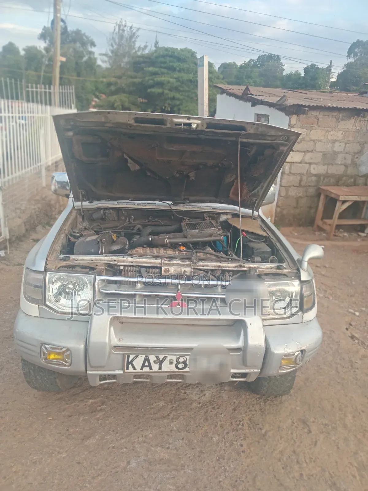 Mitsubishi Pajero 2000 Silver