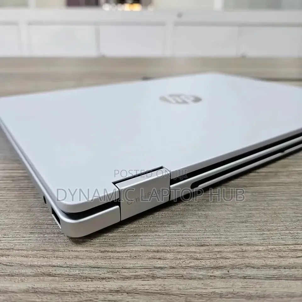 New Laptop HP OmniBook 5 Flip 16GB Intel Core 7 SSD 512GB