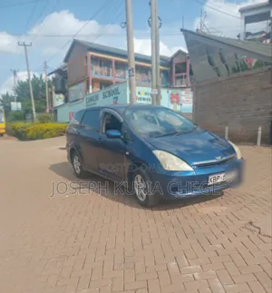 Toyota Wish 2006 Blue