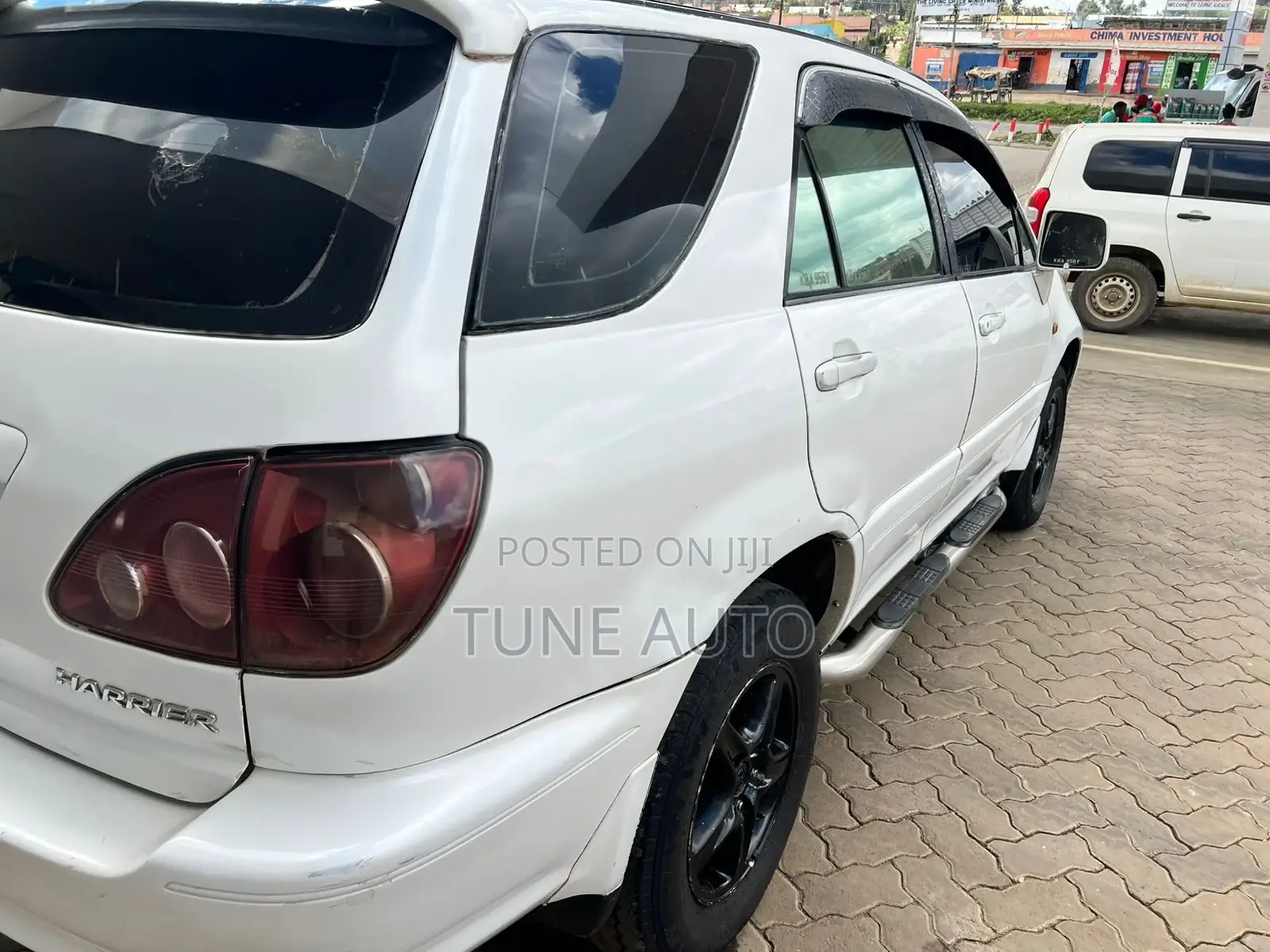 Toyota Harrier 2000 White