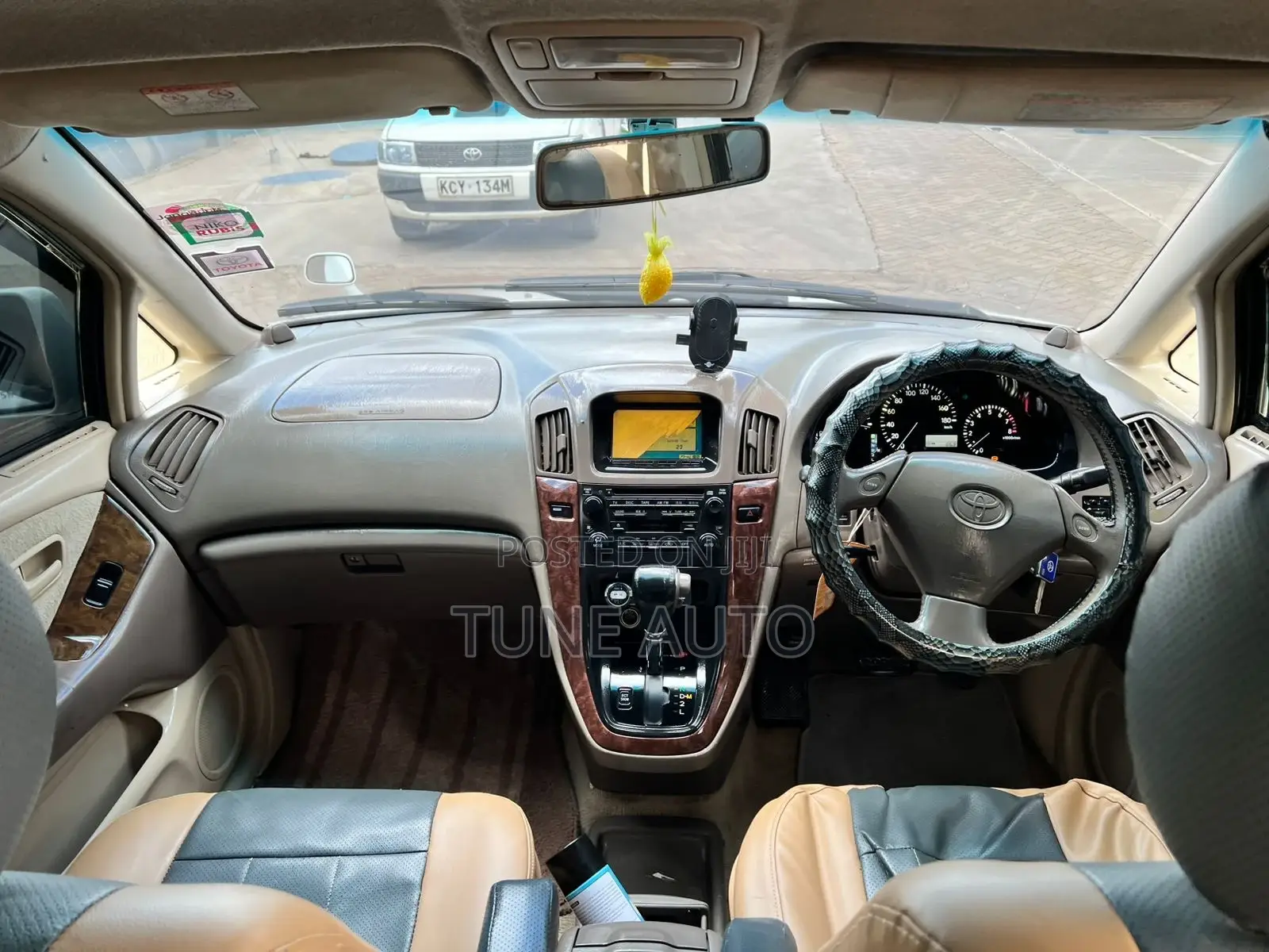 Toyota Harrier 2000 White