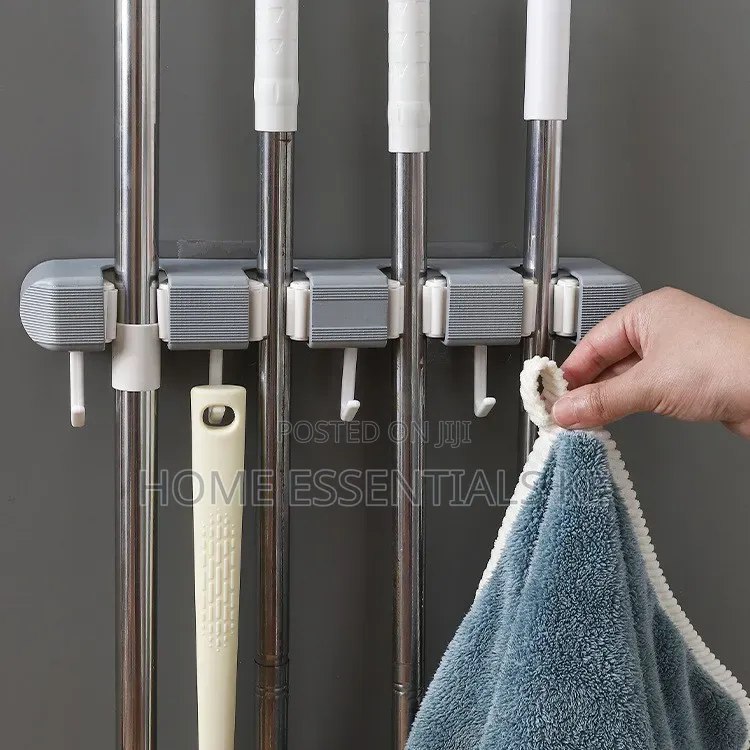 *Non Slip Wall Mounted Mop Holder
