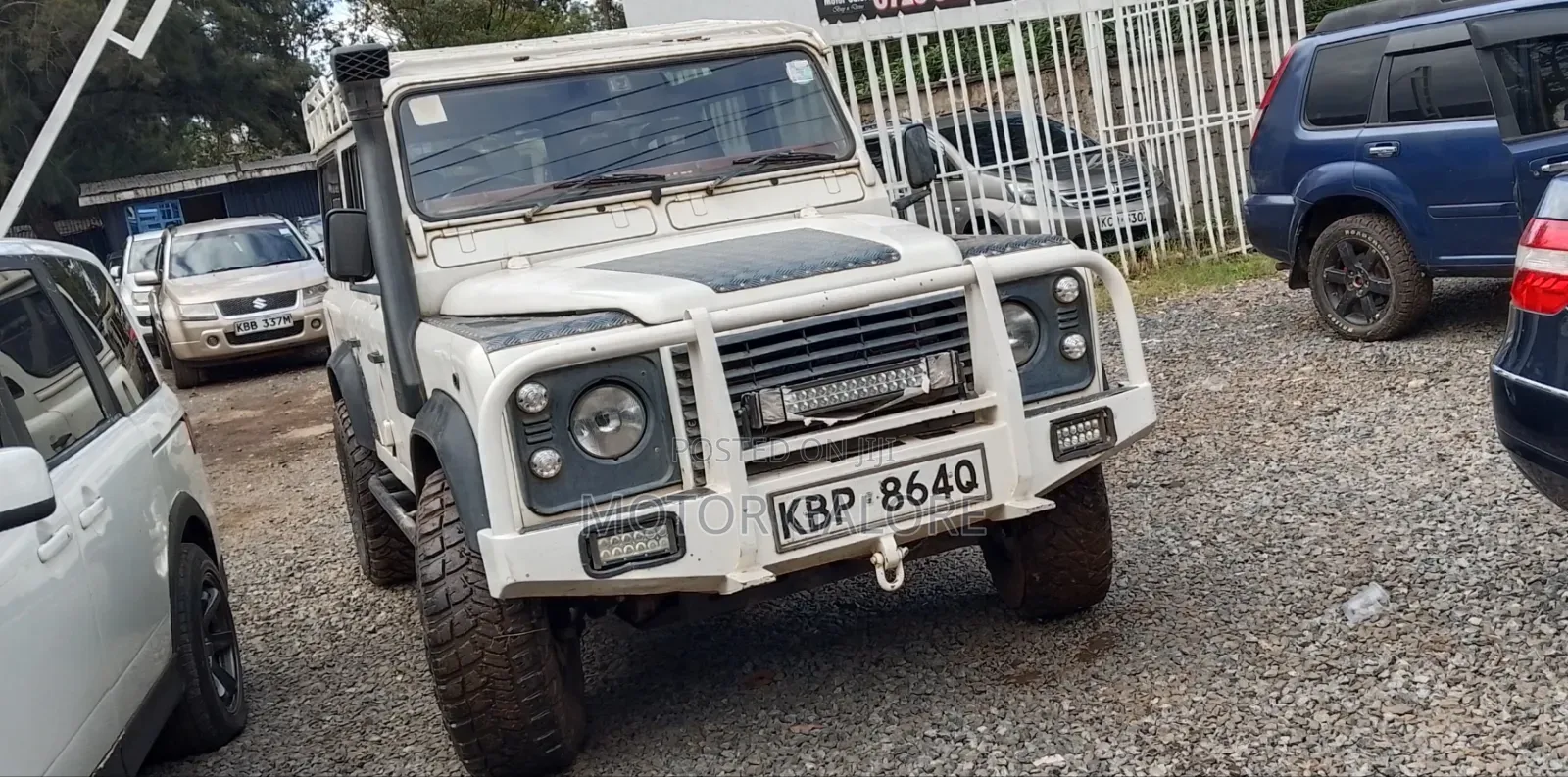 Land Rover Defender 2001 White