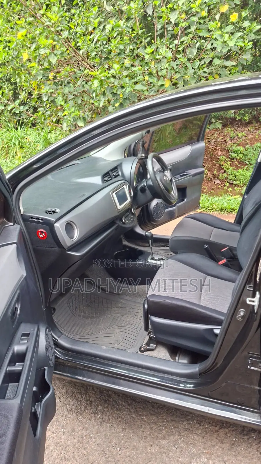 Toyota Vitz 2012 Black