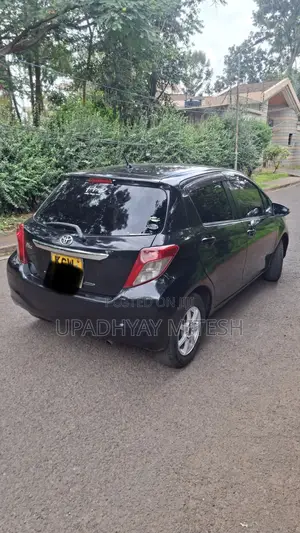 Toyota Vitz 2012 Black