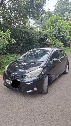 Toyota Vitz 2012 Black