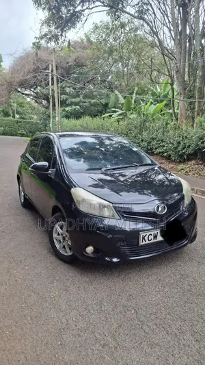 Toyota Vitz 2012 Black