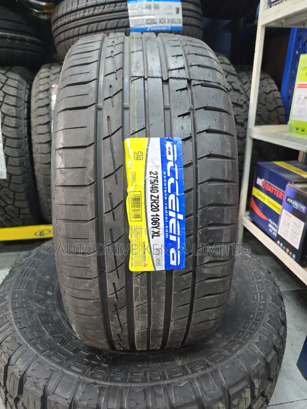 275/40r20 Accelera Tire