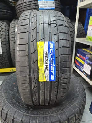 275/40r20 Accelera Tire