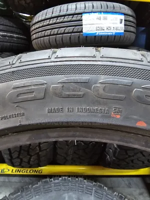 275/40r20 Accelera Tire