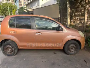 Toyota Passo 2012 Orange