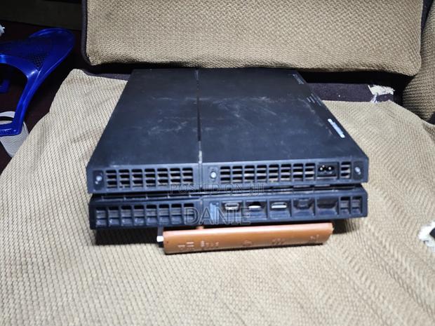 Ps4 Console No Pads - thumbnail 4