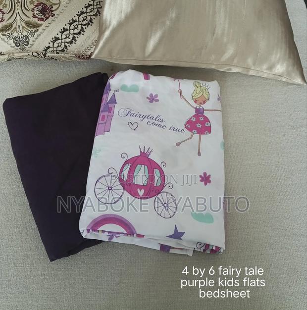 Thrifted Bedsheets - thumbnail 2