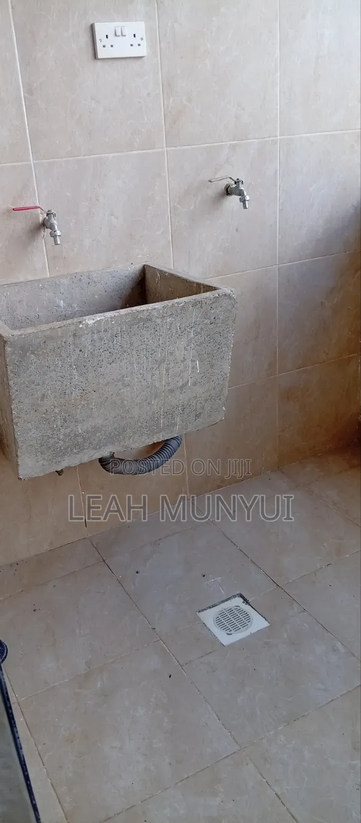 3bdrm Apartment in Ruaka for rent