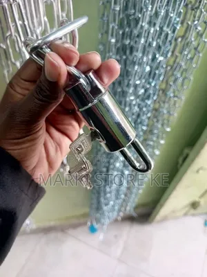 Chain Lock/Gate Chain With a Padlock and Three Keys