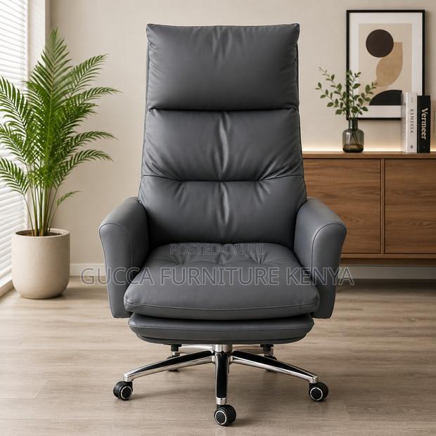 Executive Arm Leather Boss Chair. - thumbnail 8