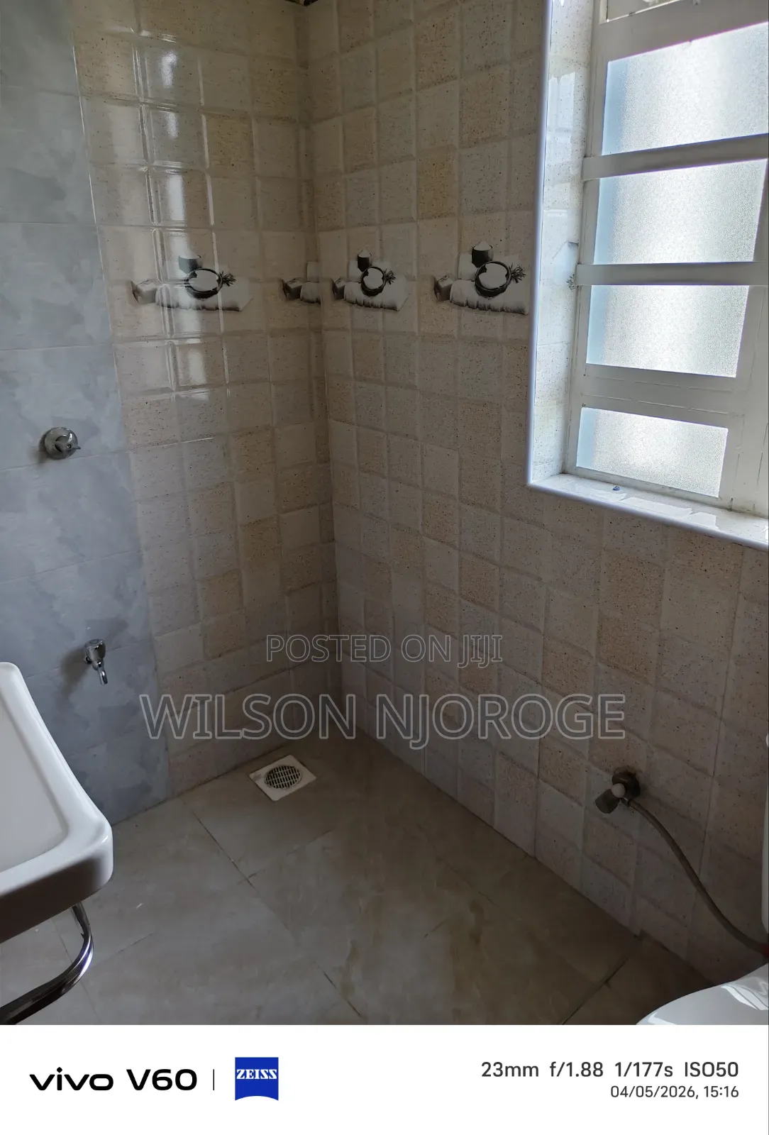 5bdrm Maisonette in Roots Estate, Barnabas for sale
