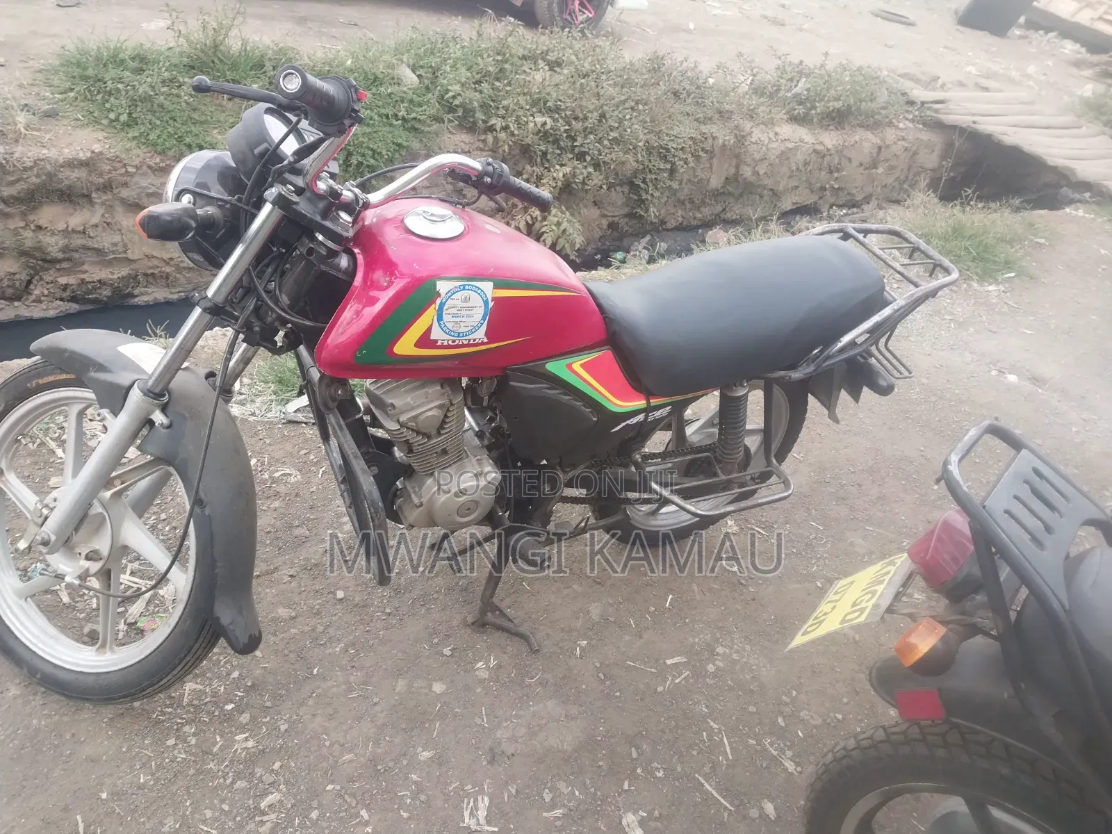 Honda CB 2024 Red