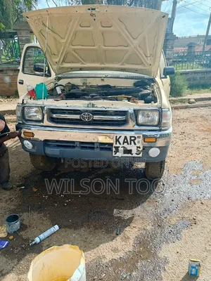 Toyota Hilux 2003 Beige