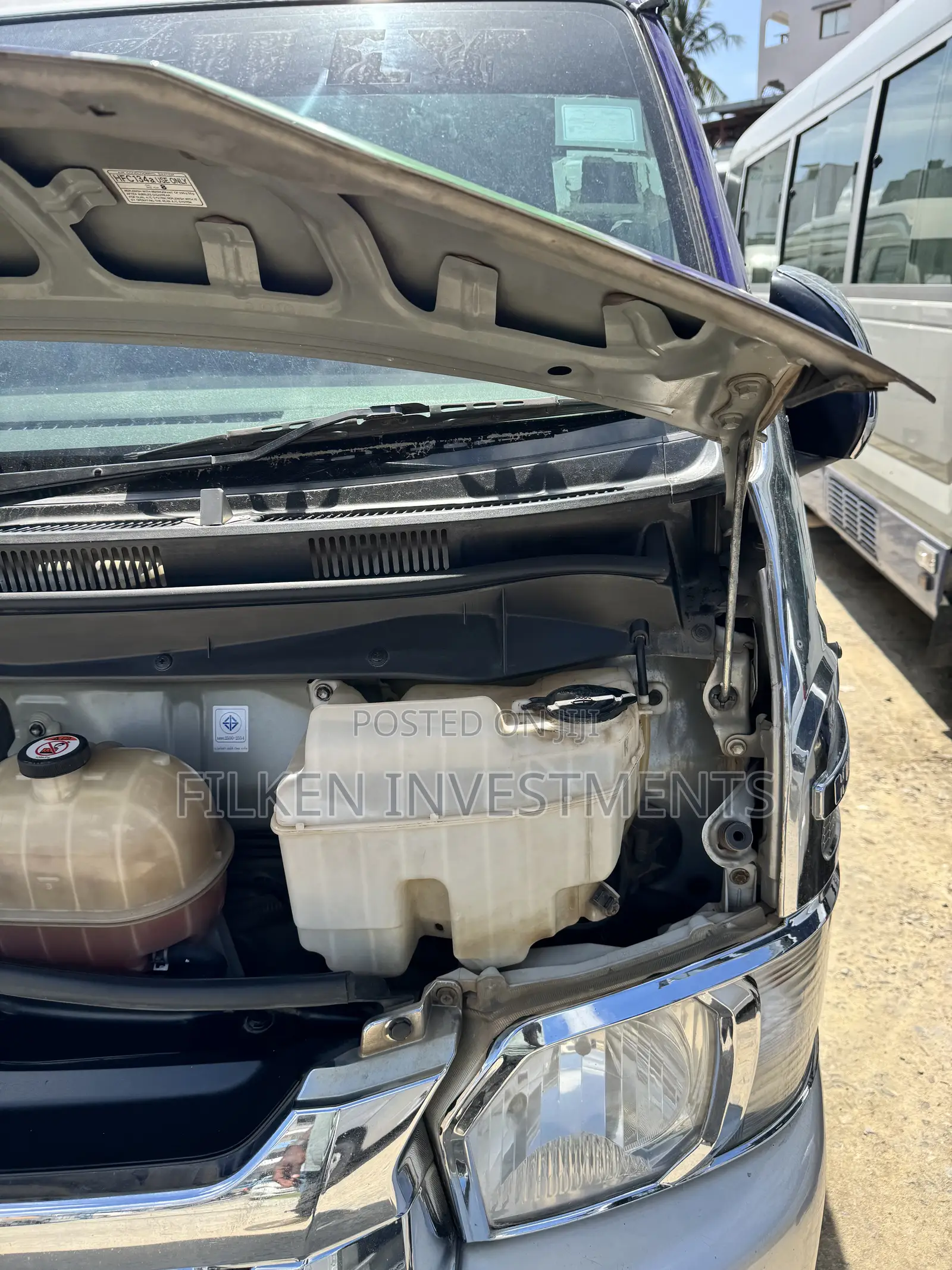 Toyota HiAce 2018 Silver