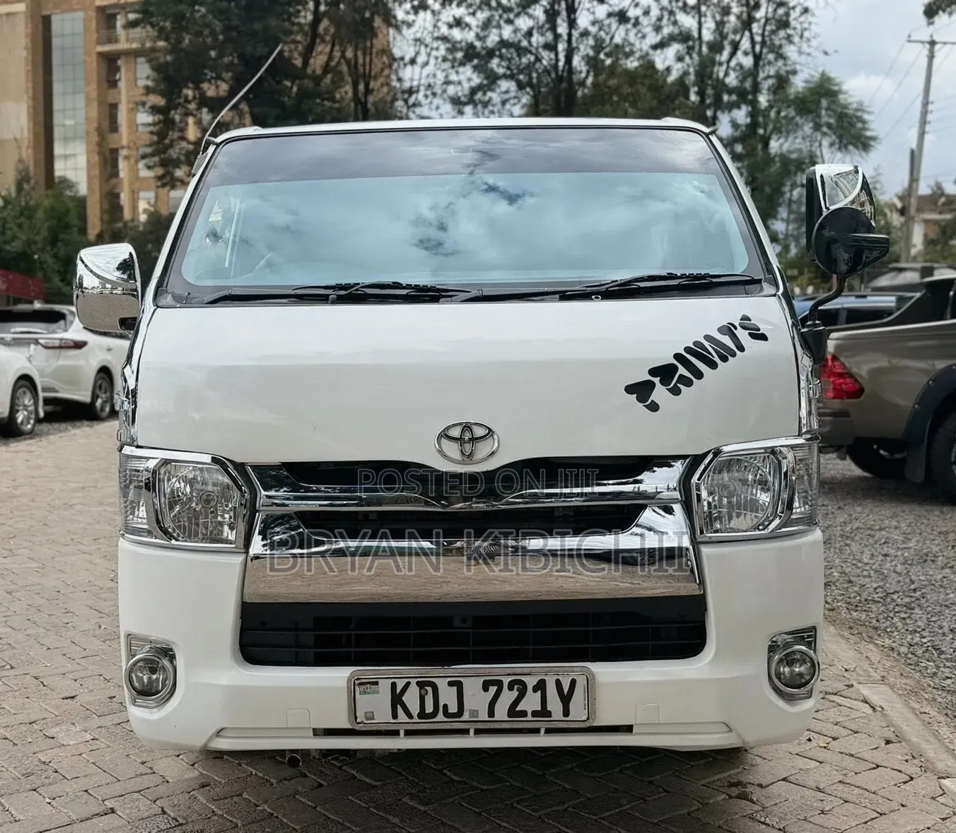 Toyota HiAce 2016 White