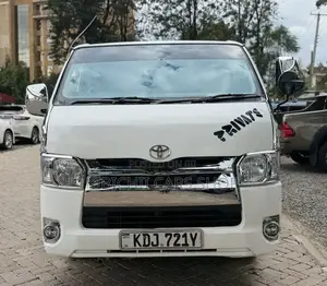Toyota HiAce 2016 White