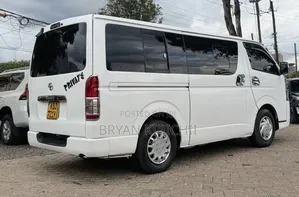 Toyota HiAce 2016 White