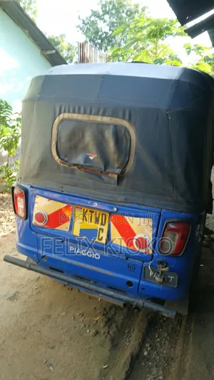 Piaggio 2023 Blue