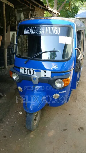 Piaggio 2023 Blue