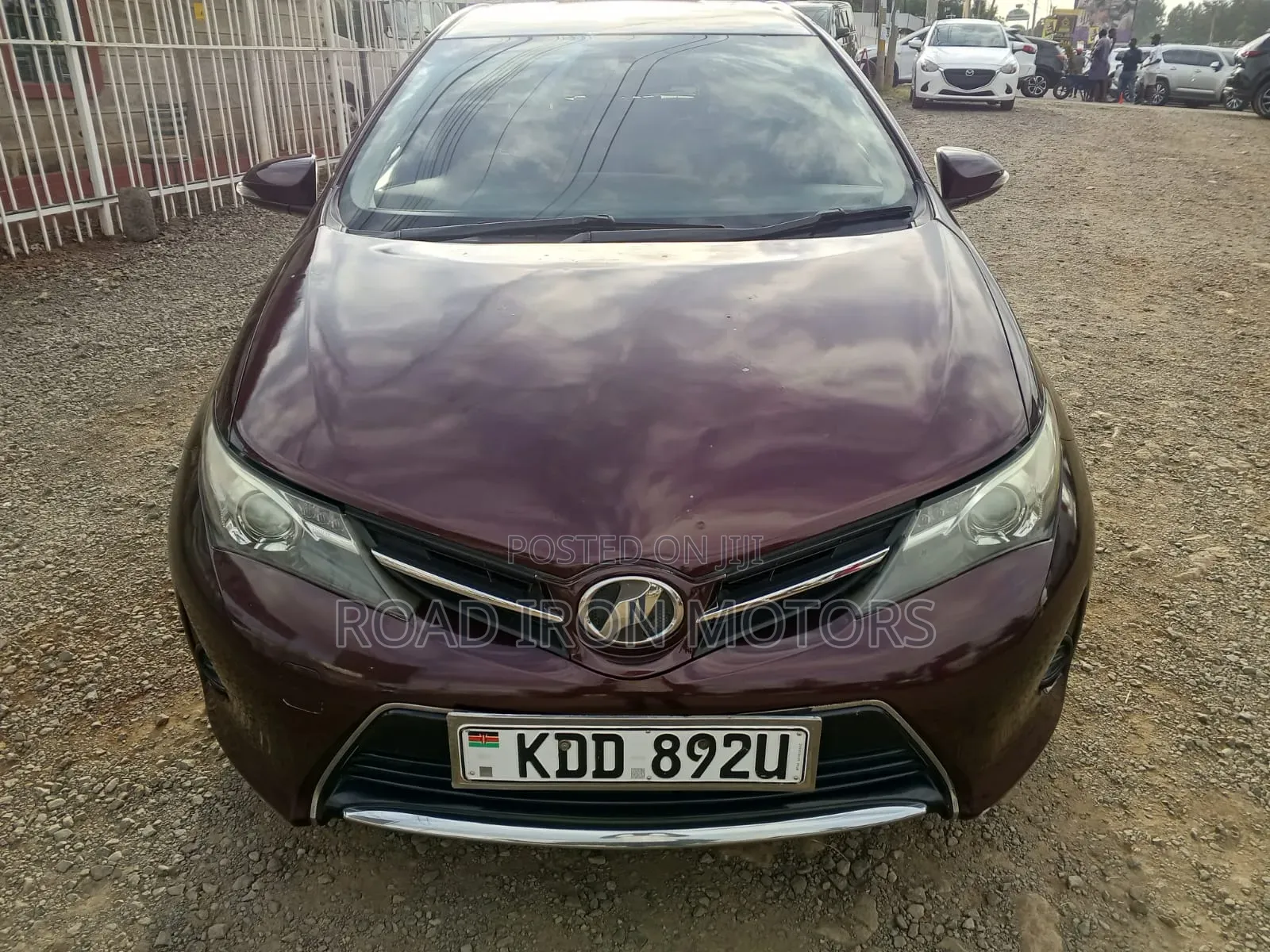 Toyota Auris 2014 Pink